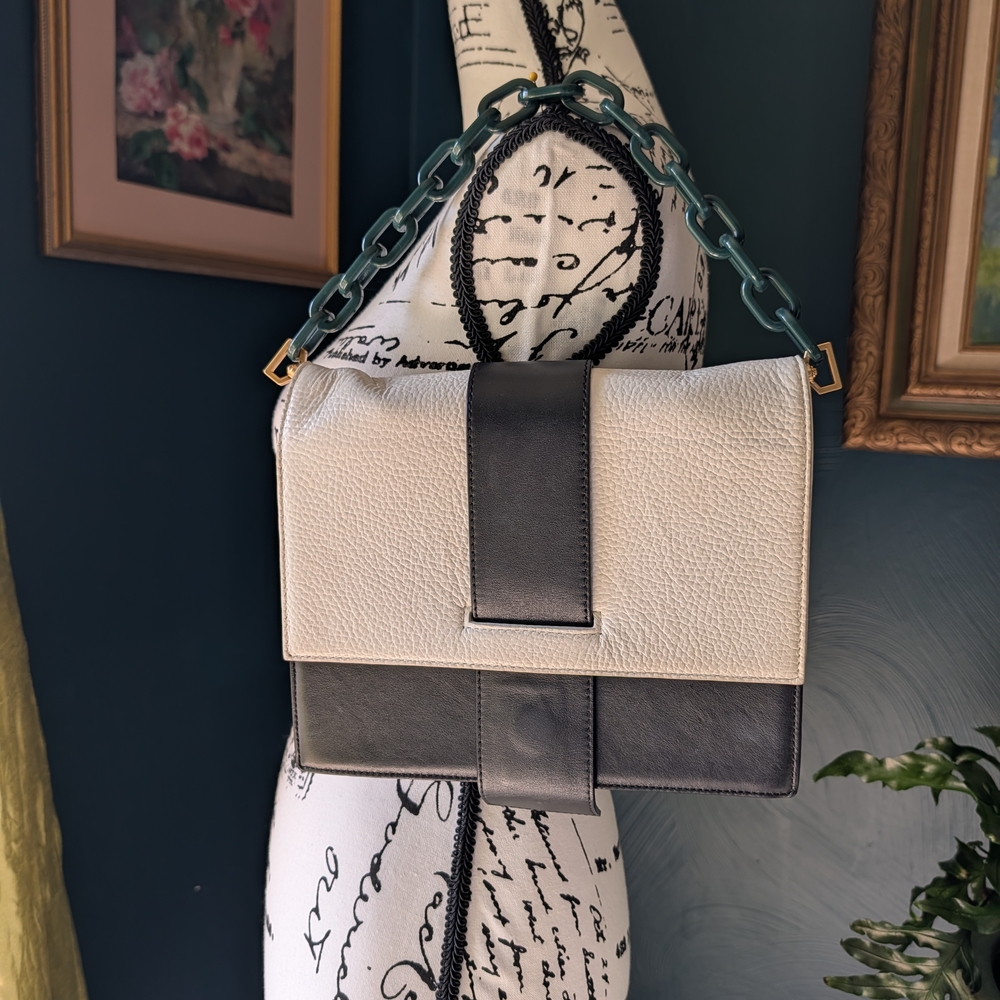 ANDERSSON BELL AGNES COLOR BLOCK CHAIN BAG BLACK WHITE